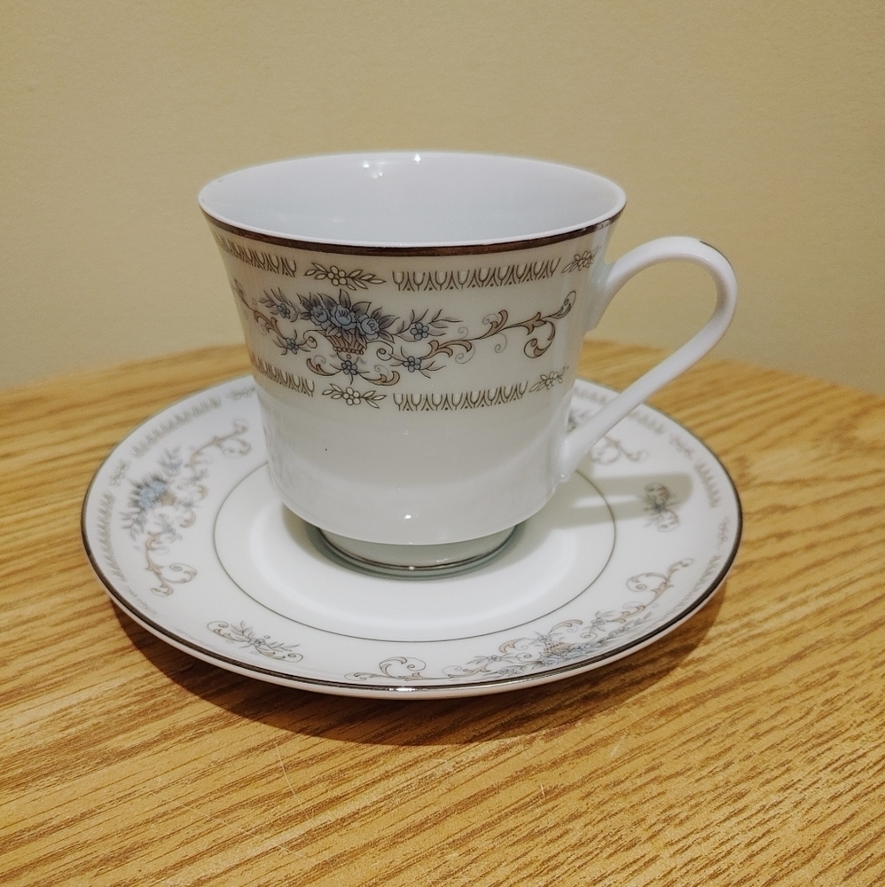 Fine Porcelain China DIANE Coffee Cups &‎ Saucers
